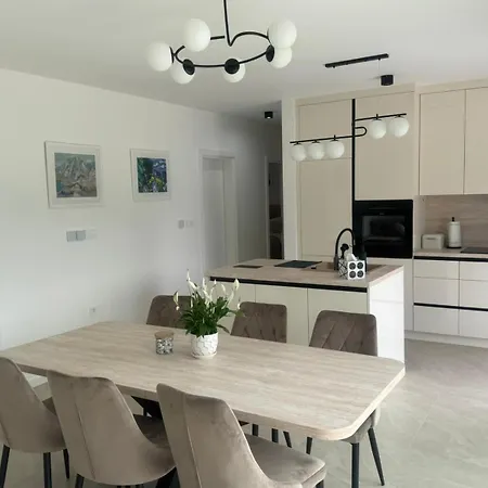 Villa Vista Podbor