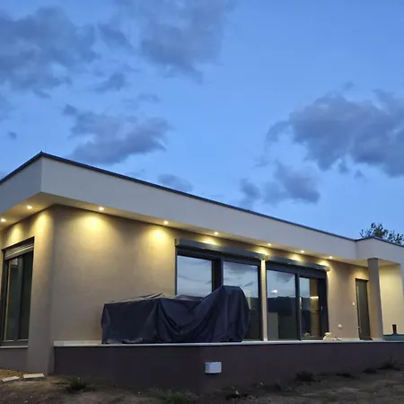 Vista Villa *