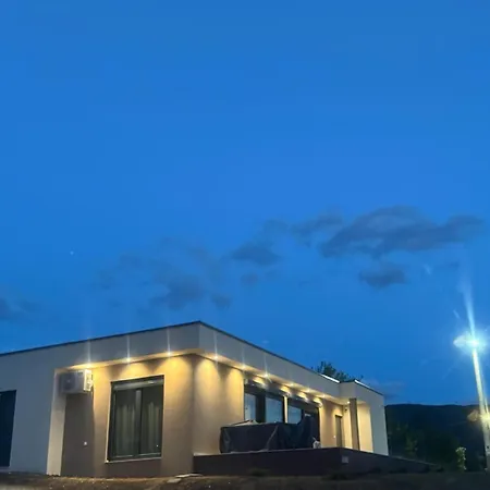 Vista Villa